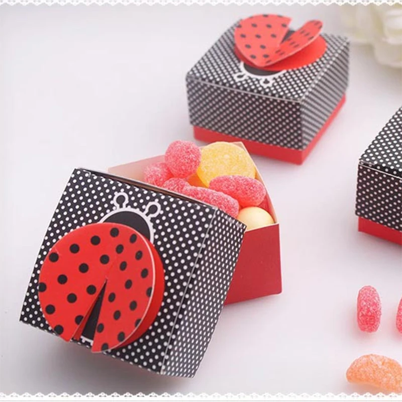10 stücke Laser Cut "Niedlich als Bug" 3-D Flügel Marienkäfer Hochzeit Geschenke Box Candy Boxen