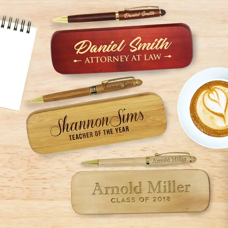 Gravur name Holz Kugelschreiber, Custom Monogramm Stift mit fall set, Gravierte Bamboo Stifte,
