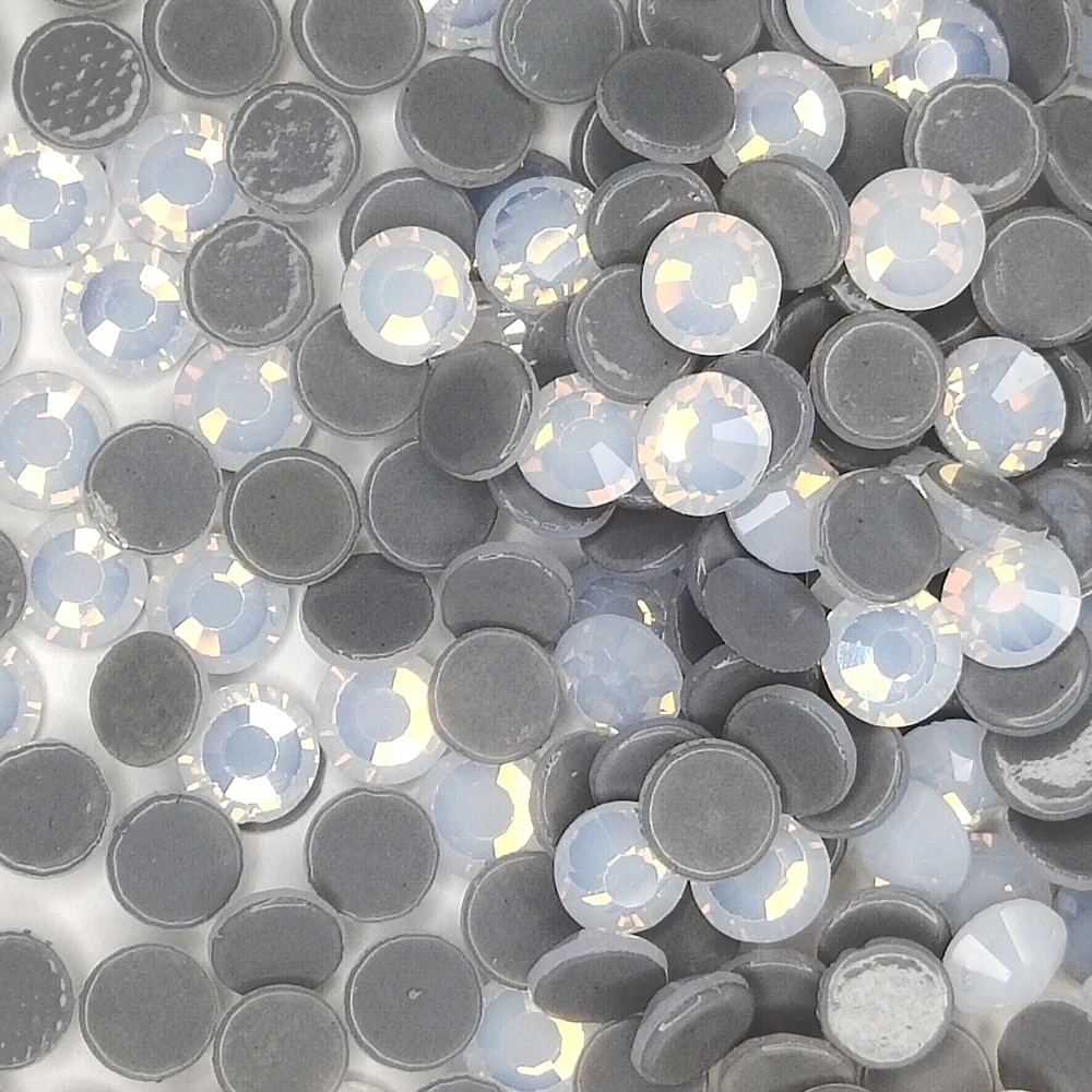 AAAA + Qualität Weiß Opal Flatback HotFix Strass ss6 ss10 ss16 ss20 ss30 (2mm ~ 8mm) eisen Auf
