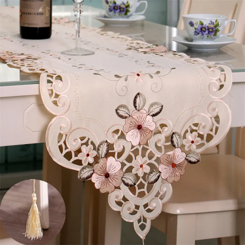 Pastorale Stickerei hohle Blume Tisch läufer Matte gestickte Blumen Cutwork Tischdecke umfasst