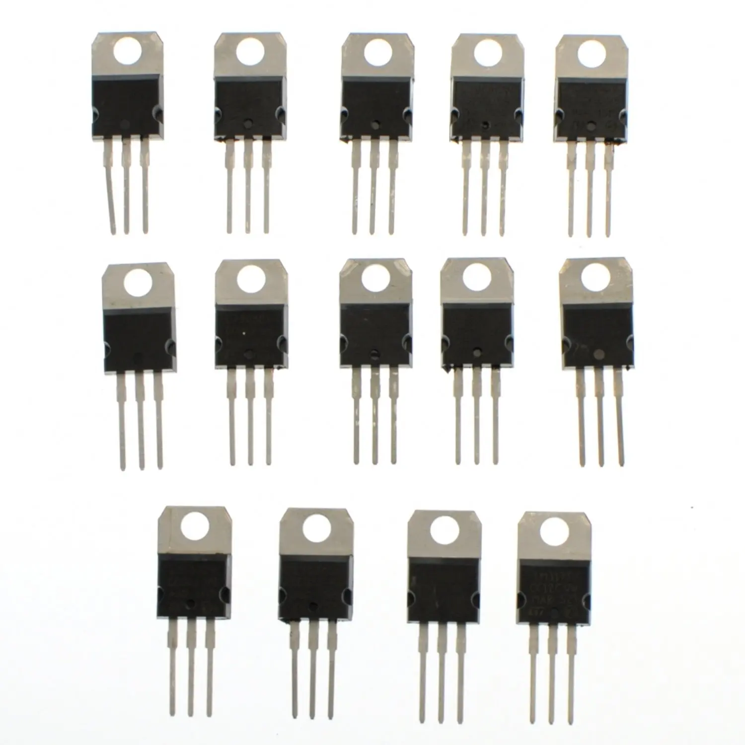 Pack of 14 To220 Tension Regulators - 14 Different Models, L7805 a L7824 + Lm317T