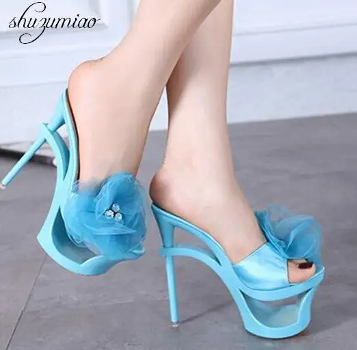 Seltsame Heels Plattformen 2019 Neue Frauen Schuhe Sandalen und Hausschuhe Blau Satin Chiffon Floral Diamant Wasserdichte Profil