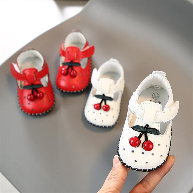 Baby Toddler Shoes 0-1-2 year old Female Baby Hollow Princess Shoes Baby Soft Bottom Single Shoes Handmade Anti-fall Shoes