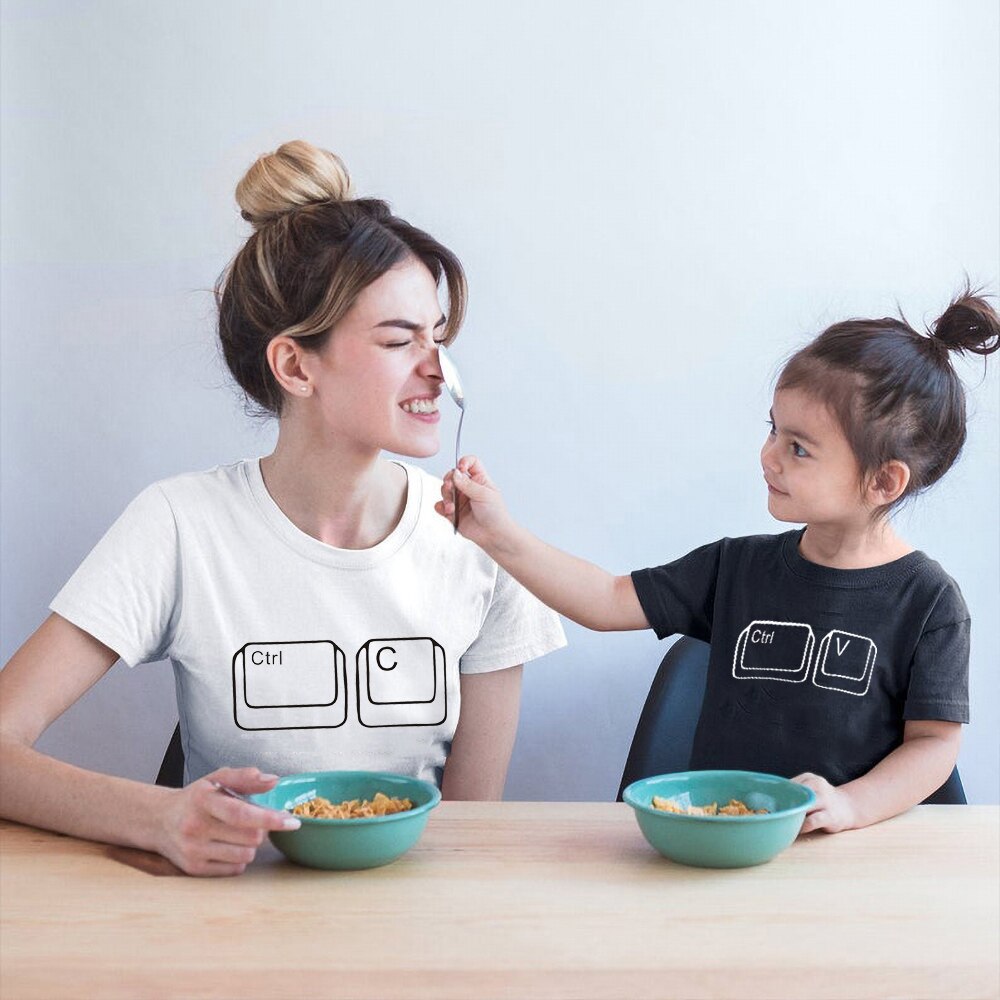 2021 Funny Daddy Mom and Baby Ctrl+C Print Family Matching Clithing Matching Family Look Outfits for Dad Son Daughter Tshirt