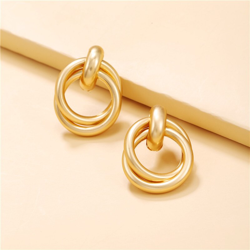 Hot Sale Matte Golden Metal Earrings Baroque Elegant Ladies Earrings Ring Shape Ear Decoration Summer Simple Wear Accessories