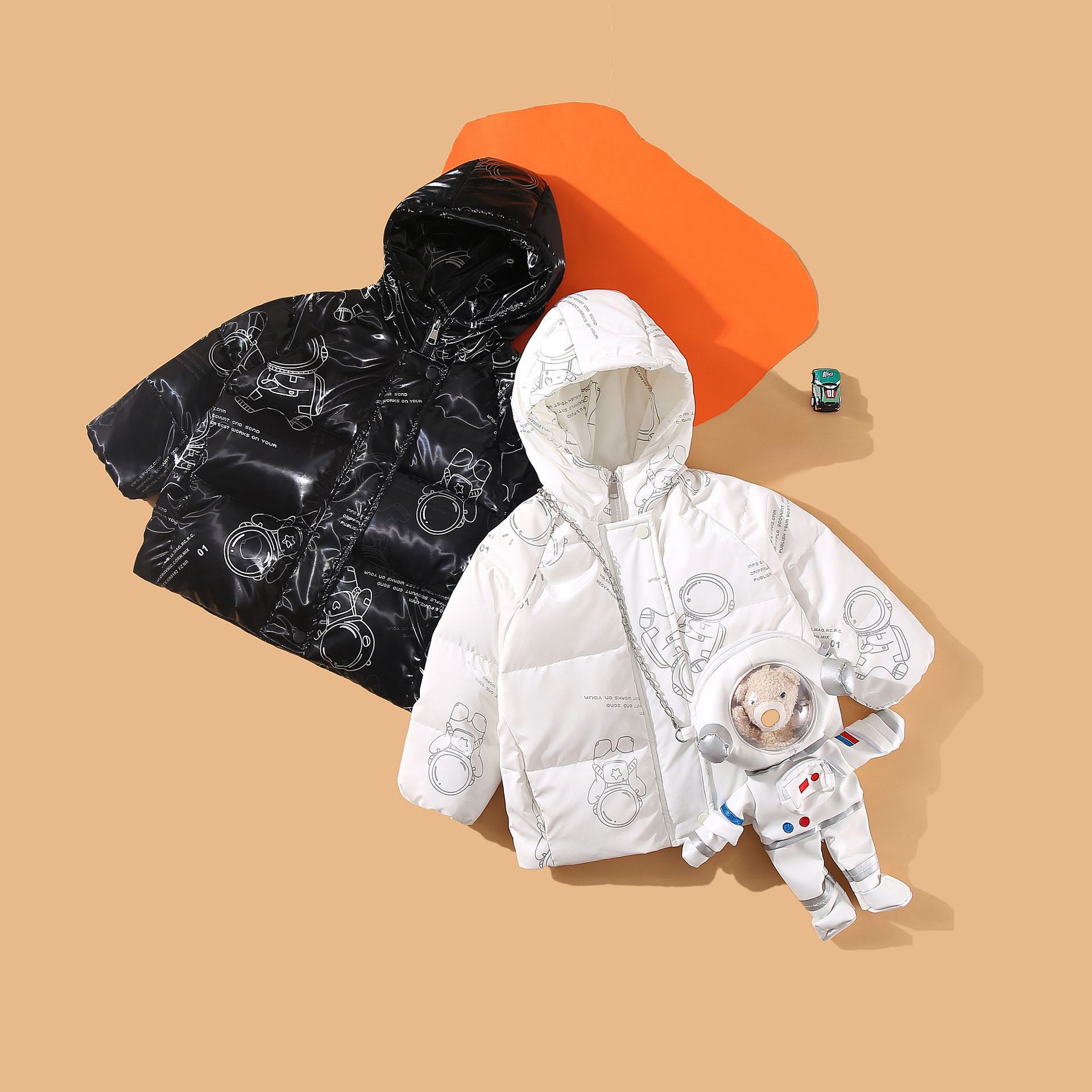 Boys Down Parkas Coat Fashion Astronaut Pattern Hooded Kids Thick Winter Jackets High Quality Boutique Girls Windprood Outerwear