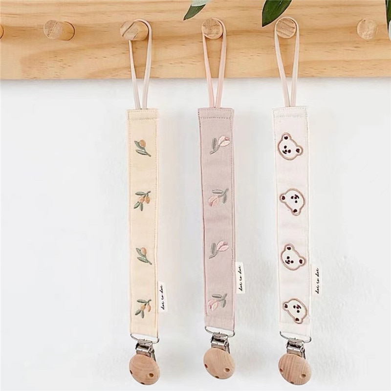 Korean Baby Embroidered Bear Pacifier Anti-drop Chain Bite Gum Lanyard Baby Toy Anti-lost Clip