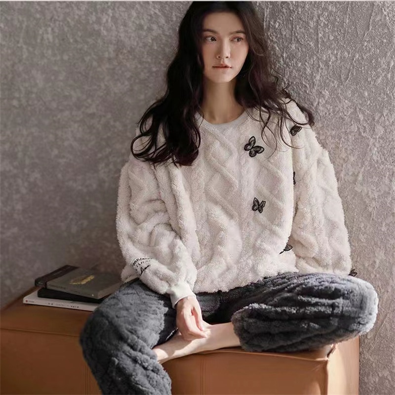 2022 Winter New Coral Fleece Pajama Sets Women Warm Round Neck Home Pajamas Long Sleeve Trousers Homewear