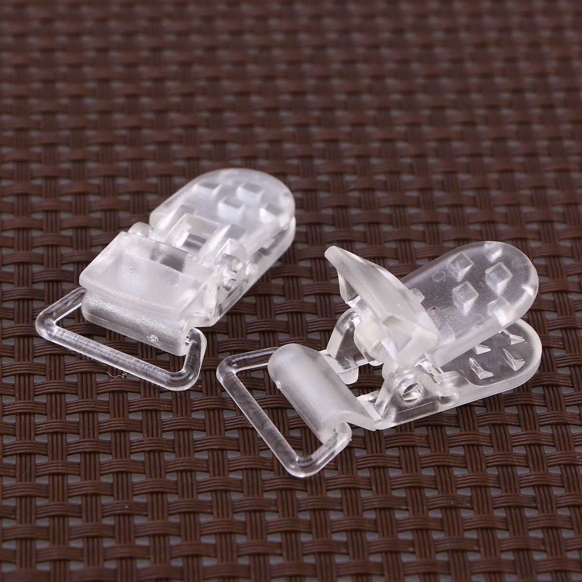 25Pcs Baby Pacifier Clips Plastic Sturdy Portable T-shaped Clips for Infant
