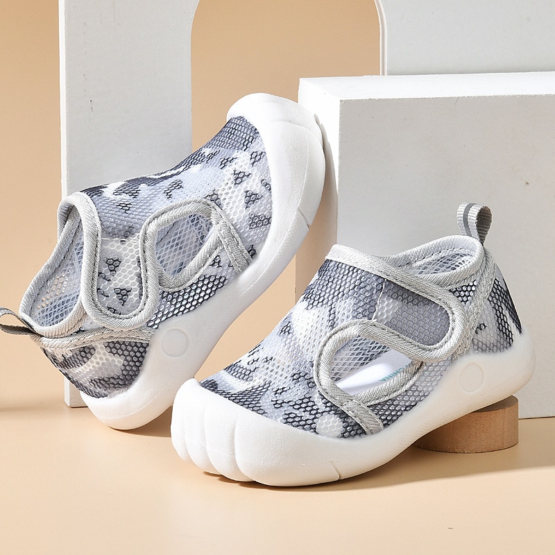 Summer Lightweight Shoes Breathable Air Mesh Kids Sandals Baby Unisex Casual Shoes Anti-slip Soft Sole Infant First Walkers