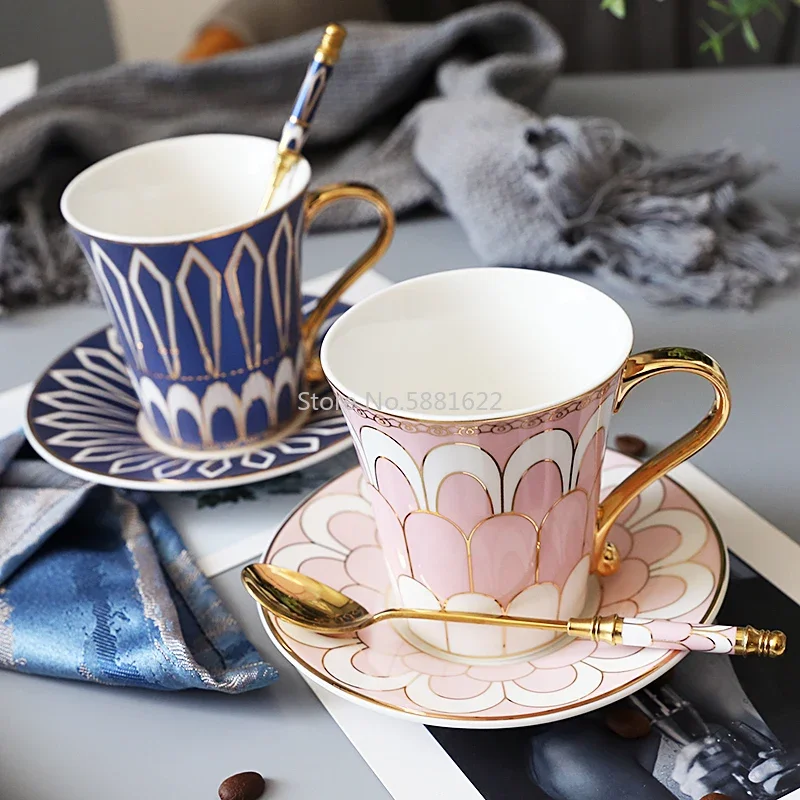 European Pattern Coffee Cup Ceramic Luxury Reusable Travel Cup and Saucer Copo Household Porcelain