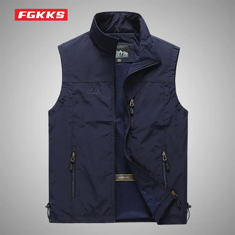 FGKKS Spring New Men Waistcoat Outdoor Leisure Solid Color Vest Young Middle-aged Photography