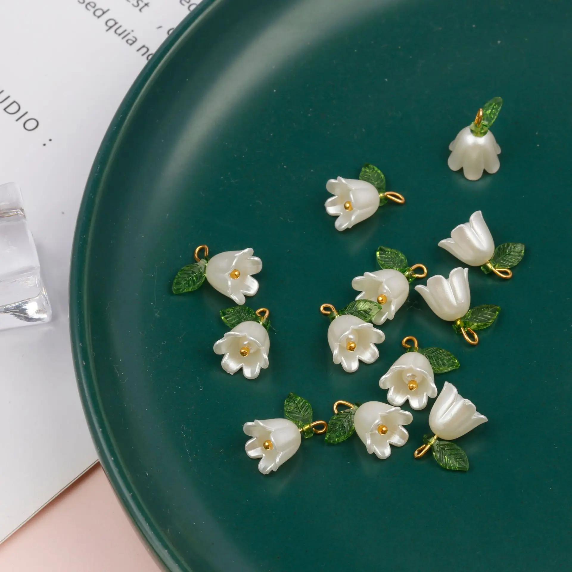 10Pcs/Set Imitation-Pearl Bell Orchid Pendant Stereoscopic Leaf Flower for DIY Necklace Bracelet