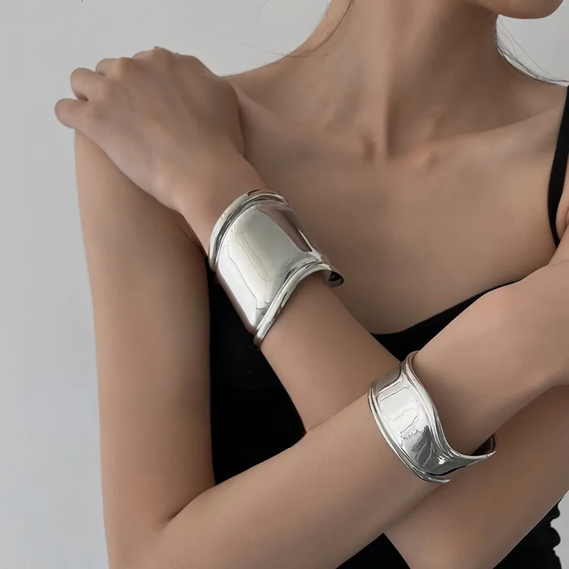 YANGLIUJIA Opening Metal Bracelet  European And American Style Personality  Fashion Bracelet Ms Girl