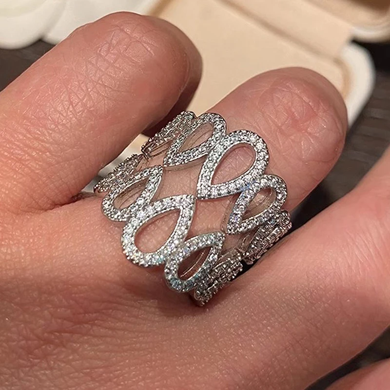 Huitan hohle Wasser tropfen Design Frauen Ringe neue Luxus Silber Farbe Ehering Zubehör Eröffnungs