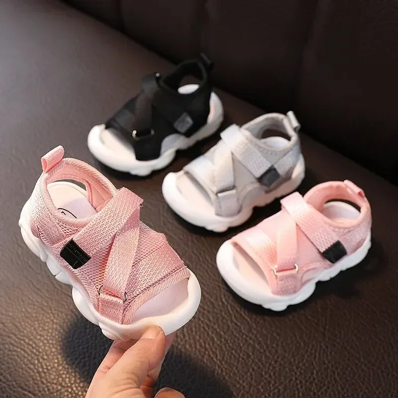 Atmungsaktive Sommers ports chuhe Jungen Mädchen Baby Schritt Lernschuhe niedrig geschnittene