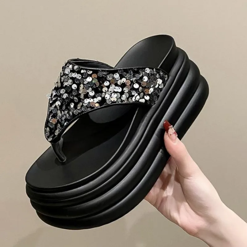 Sommer Frauen bling Flip-Flops klobige Strands chuhe Damen Keil absätze Leder Hausschuhe Frau