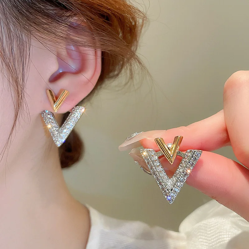 ULIZ Korea New Design Fashion Jewelry Gold Plated Luxury Zircon Letter V Earrings Elegant Women's