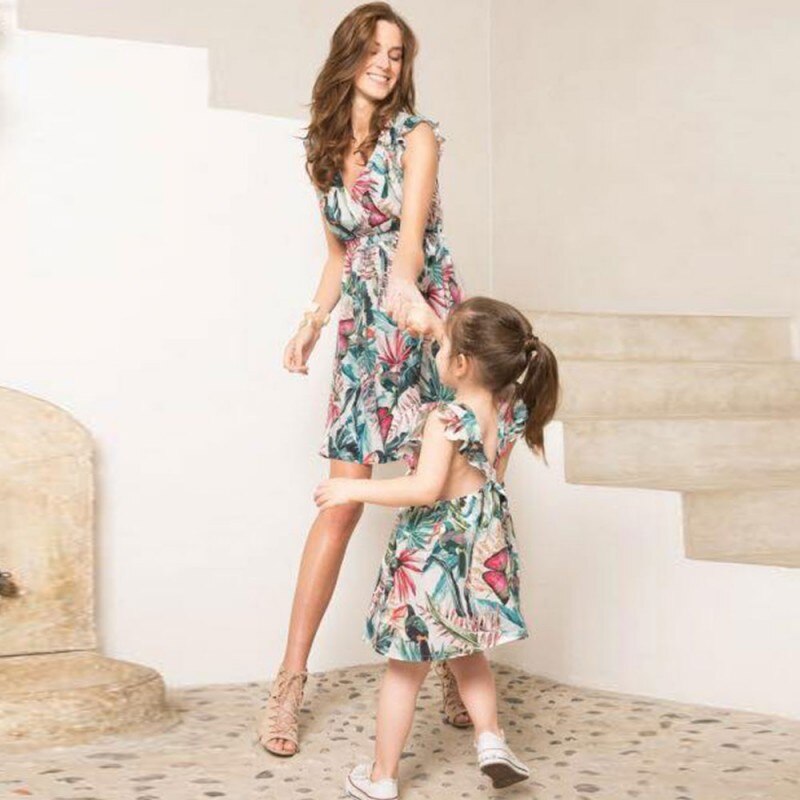 Family Matching Outfits Mom & Daughter Women Girls Dress Summer Sleeveless V Neck Flowers Dress Fashion Family Costumes SA13