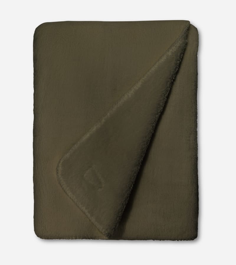 UGG Whitecap 50" x 70" Throw for Home in Forest, Polyester