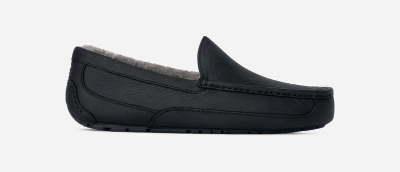 UGG® Ascot Slipper for Men in Black, Size 13, Leather