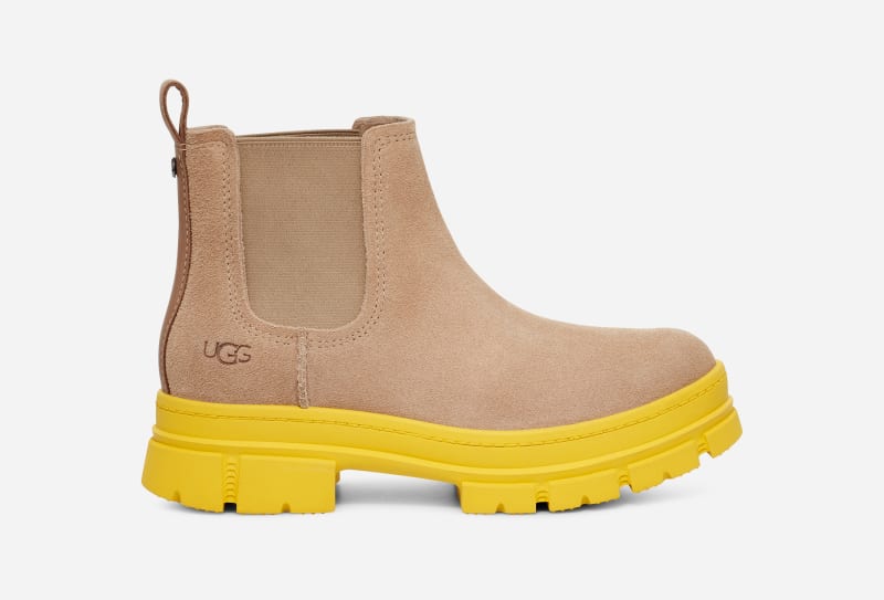 UGG Ashton Chelsea Boot for Women in Tan, Size 5, Leather