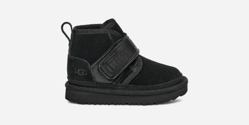 UGG® Neumel Snapback Boot for Kids in Black, Size 5, Leather