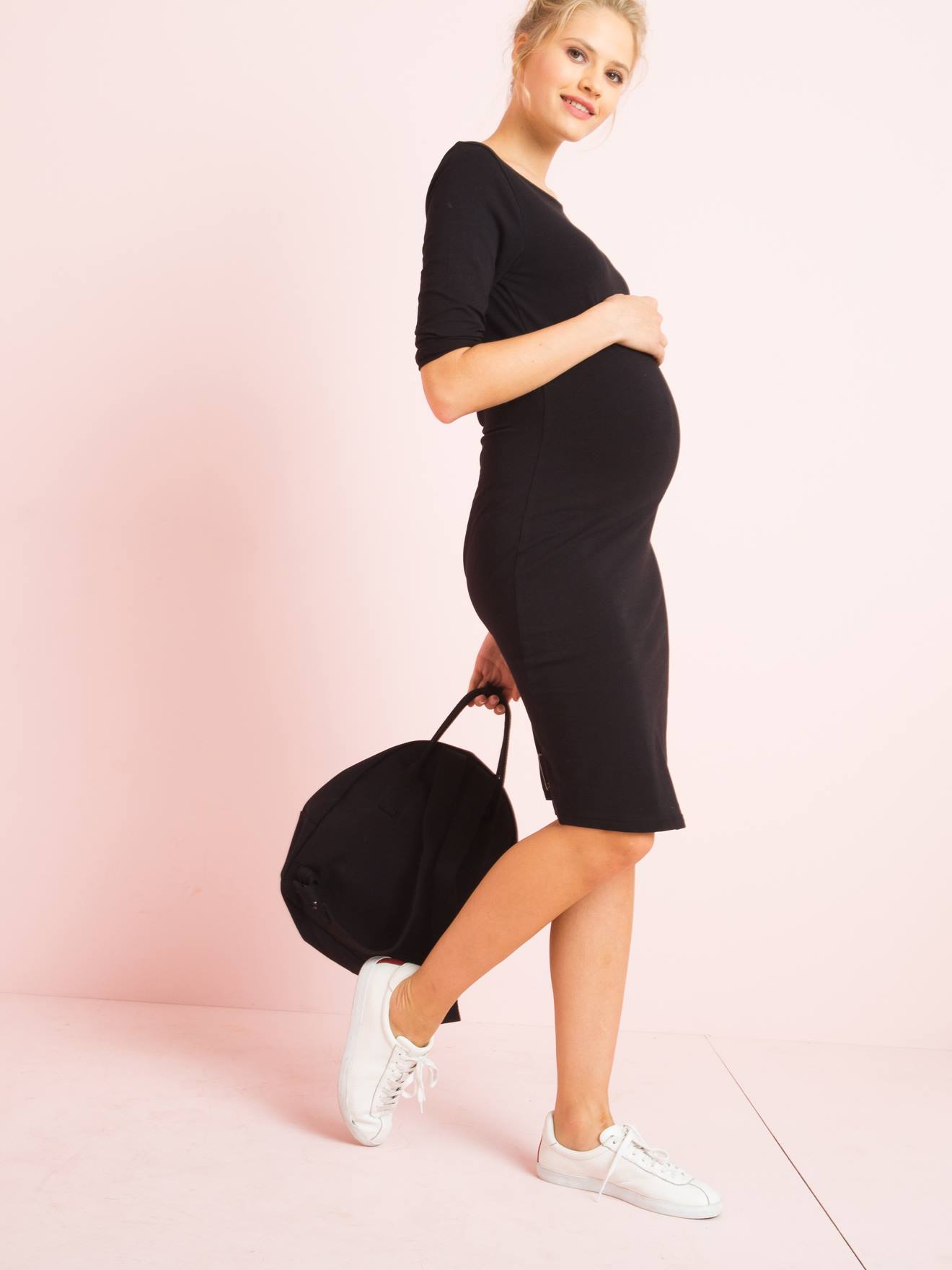 Close-Fitting Maternity Dress black