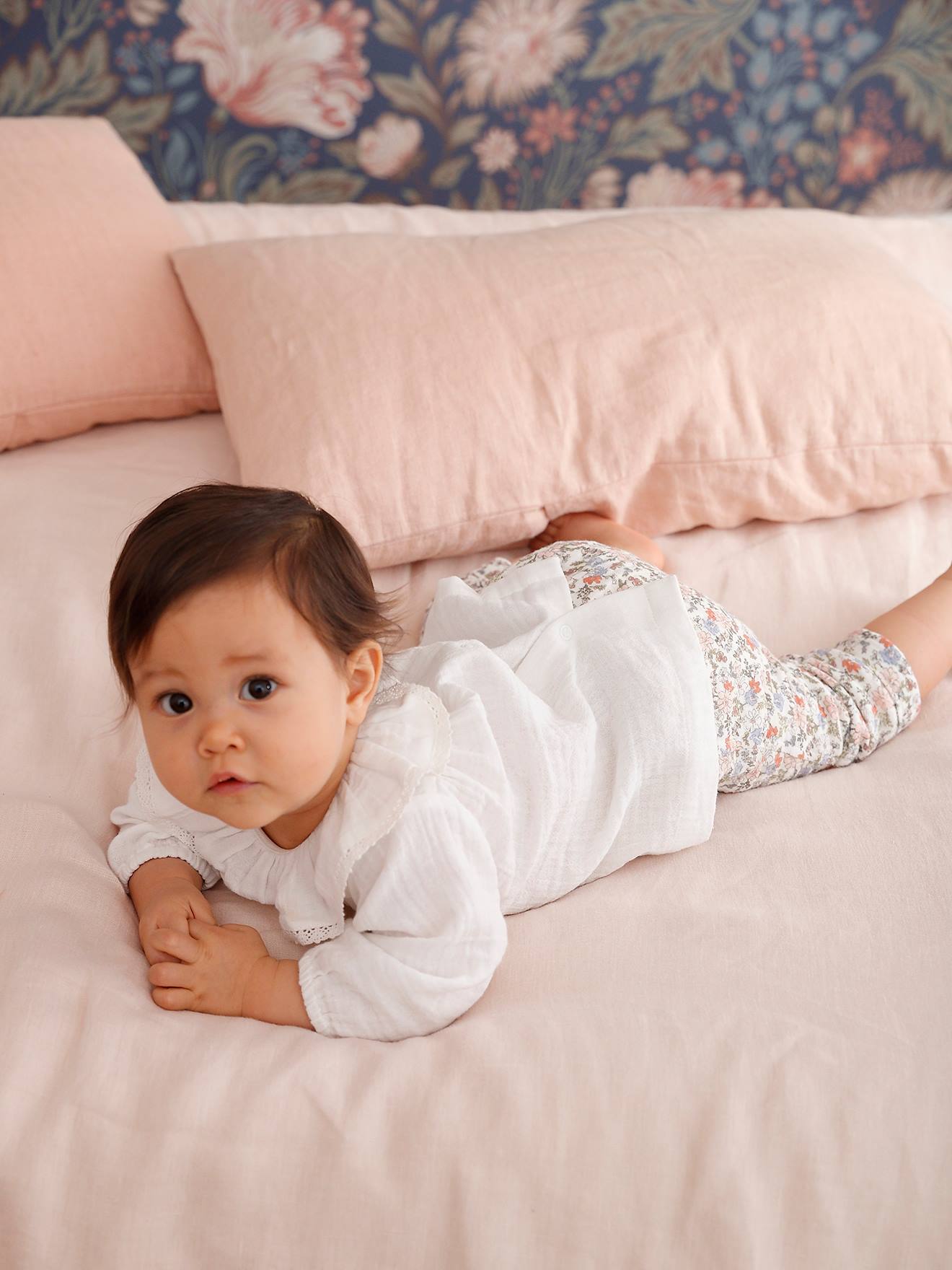 Cotton Gauze Blouse with Frilly Collar for Baby ecru