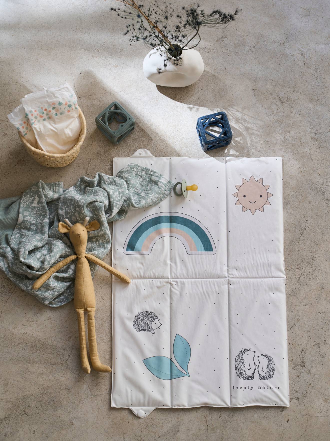 Changing Mat, Travel Special, Lovely Nature printed white