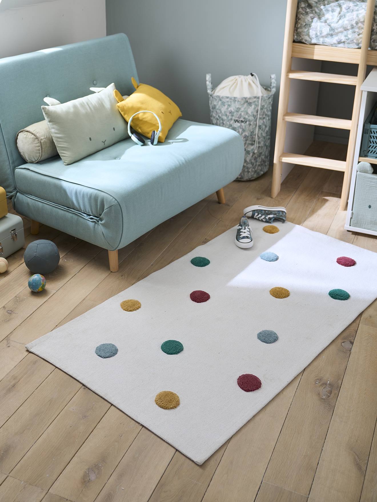 Rug with Dots in Relief ecru