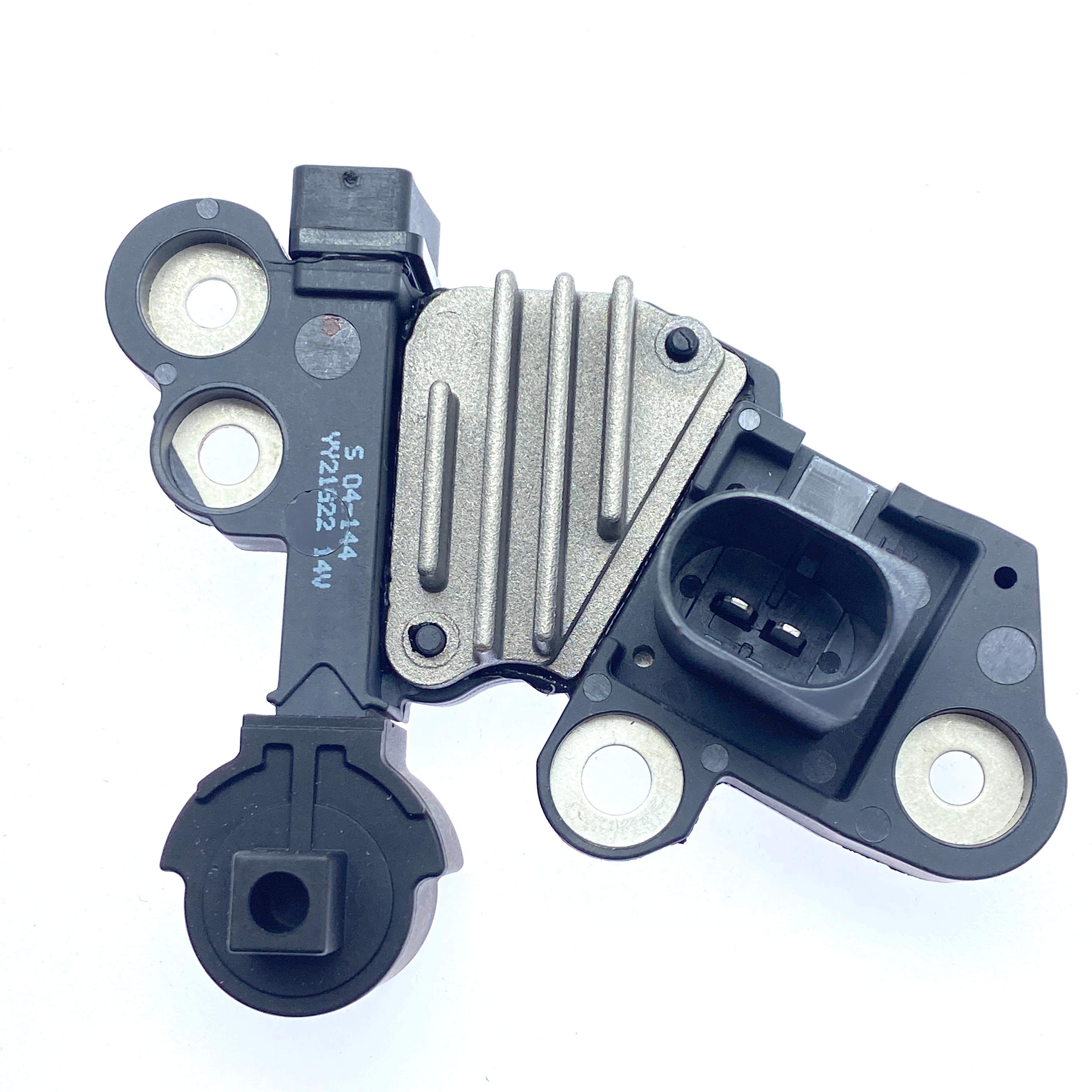 for Land Rover evoque Land Rover Freelander 2 Volvo S60 V70 XC80 car generator regulator