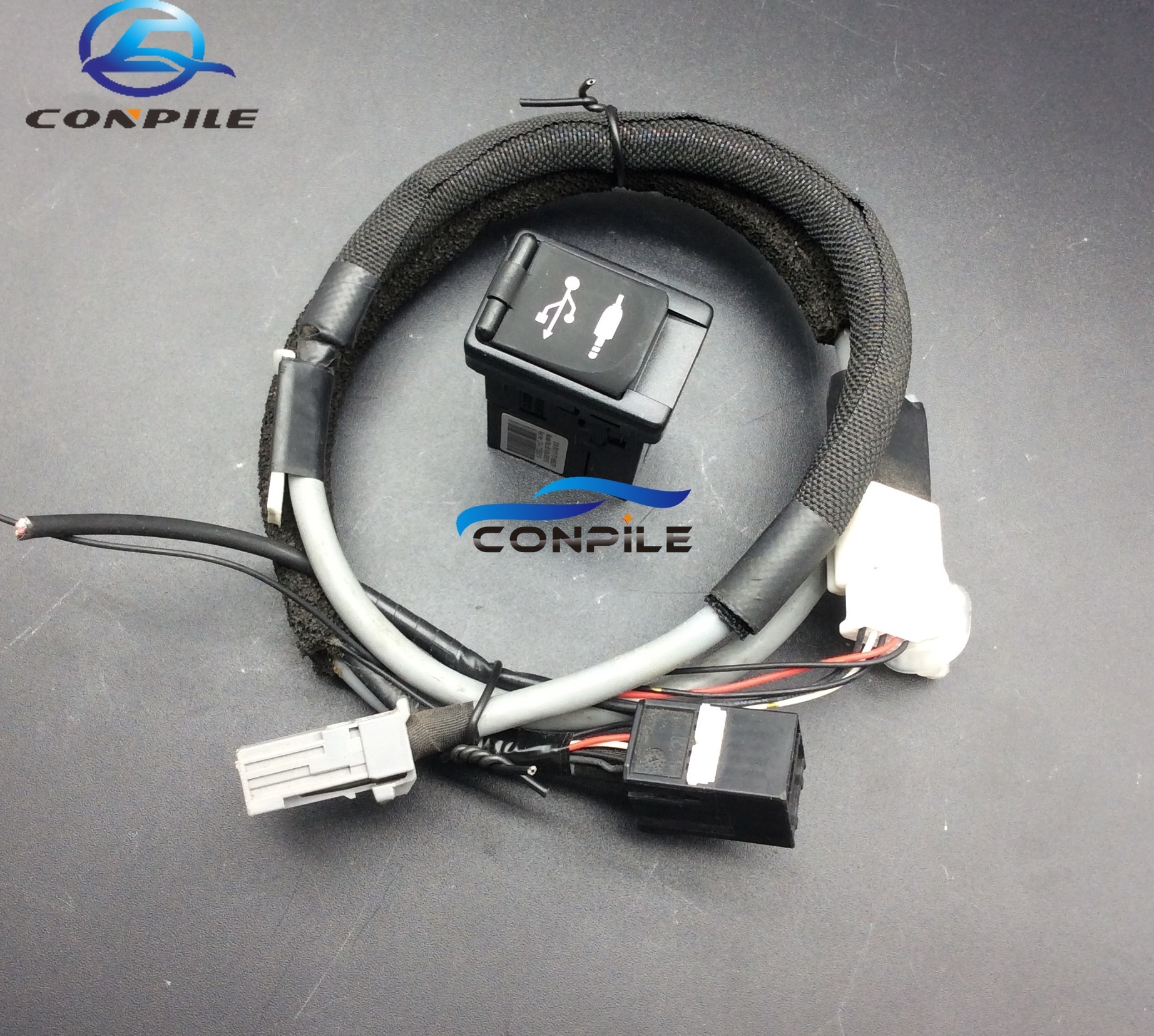 Original for Toyota Corolla Levin CHR IZOA USB AUX socket