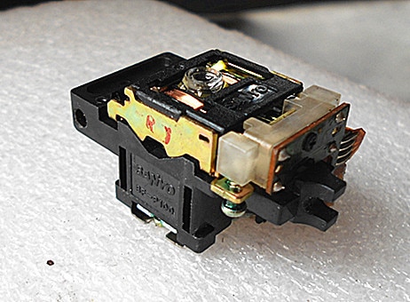 SF-P100 Original new CD laser head (18Pin)