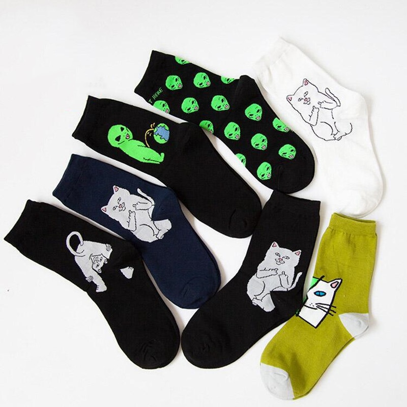 Funny alien middle finger cat Harajuku man socks European and American street fashion personality trend sports tube socks