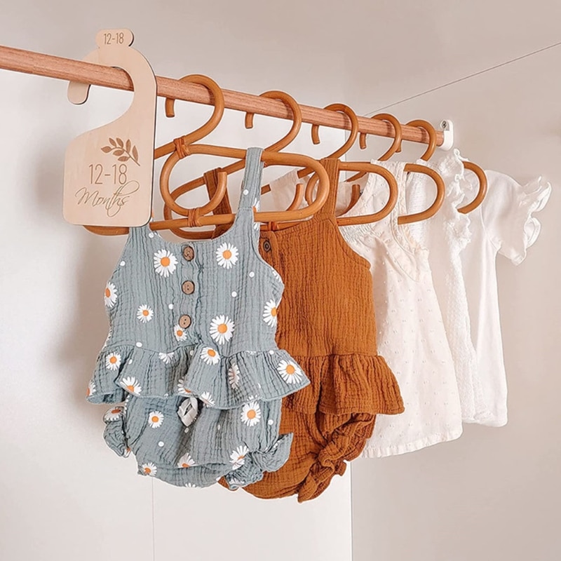 7 Pcs Baby Closet Size Divider Wooden Baby Closet Organizers from Newborn Infant to 24 Months for Home Nursery Baby Clothes