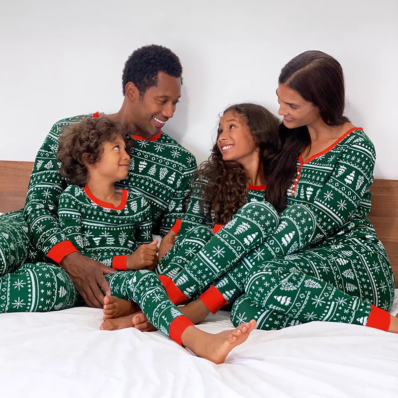 2022 Family Christmas Matching Pajamas Clothes Set Adult Kid Pyjama Homewear Dad Mom Children's Baby Christmas Nightwear Ou