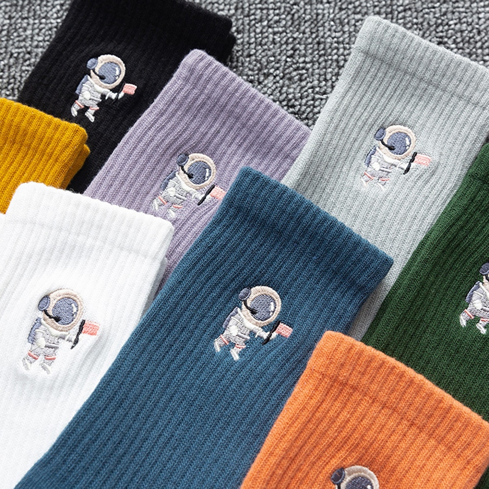 Fashion Women Men Embroidered Astronaut Couple Cotton Crew Socks Solid Colors Long Unisex Sport Mid Tube Tide Socks High Quality