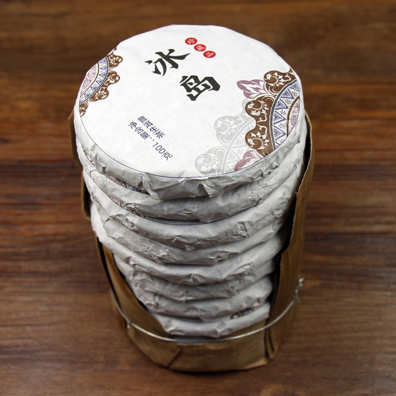 Yunnan Pu'er Tea Iceland Wuzhai Ancient Tree Tea Pu'er Tea Cake 100 g raw tea