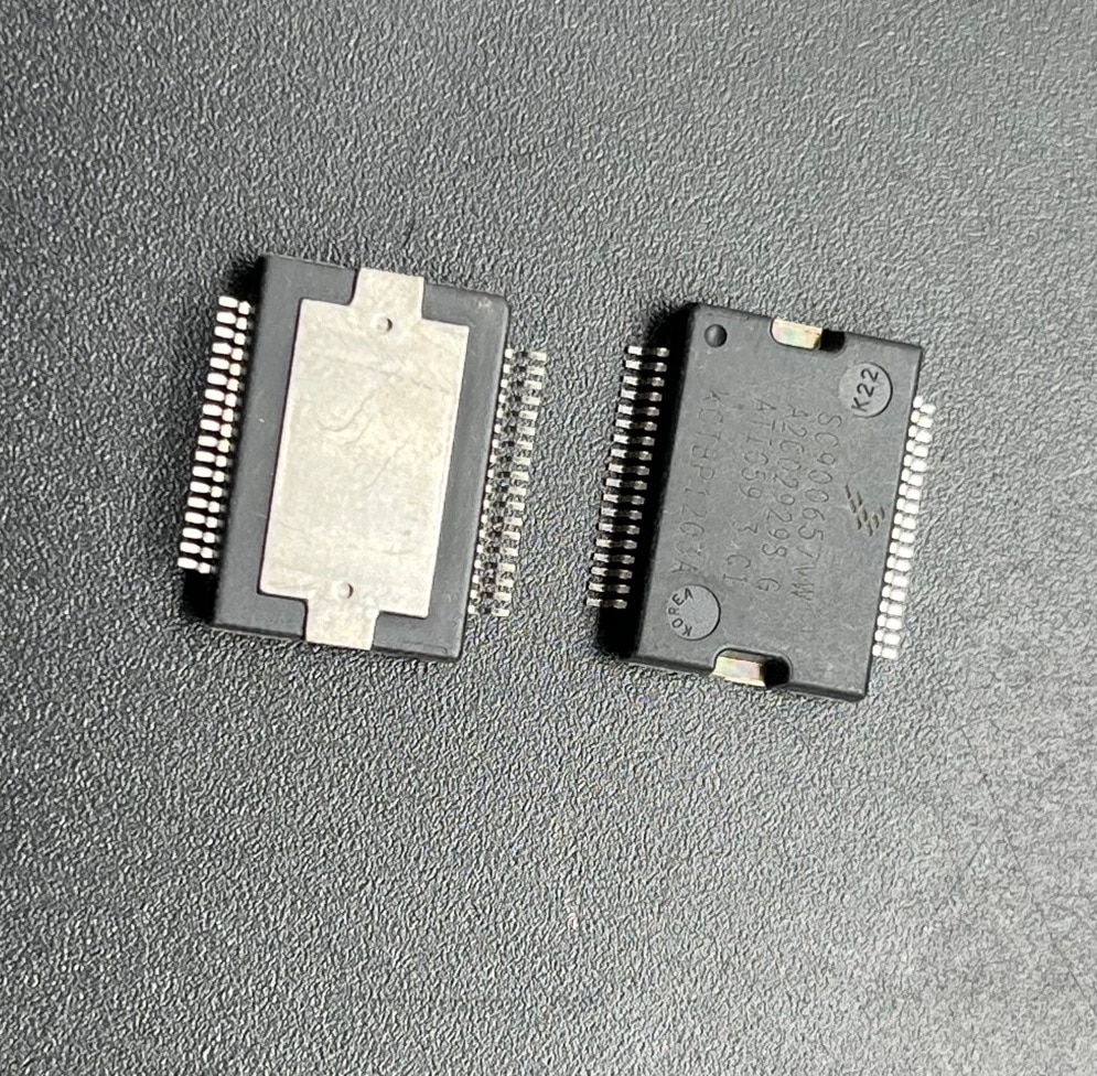 2pcs SC900657VW A2C029298 G ATIC59 3 C1 for BMW E60 N52 power driver chip IC transponder