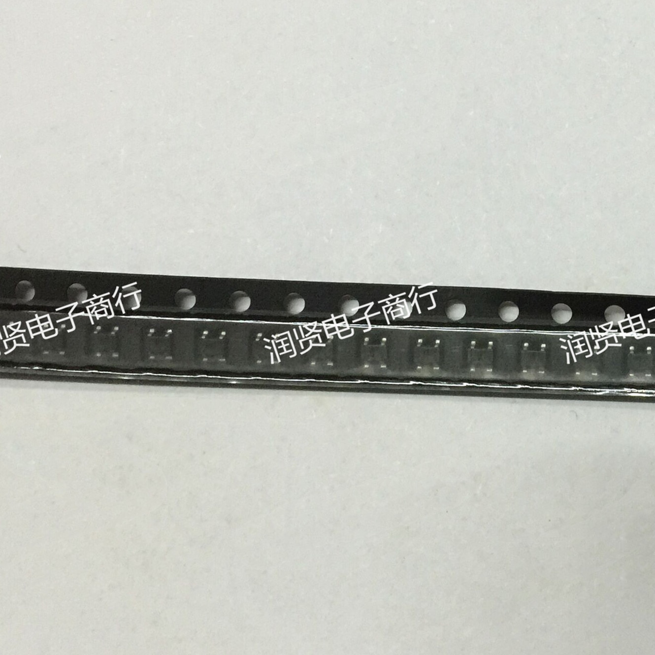 5PCS R1180Q151B-TR-F R1180Q151B-TR SOT343 Brand new original IC chip