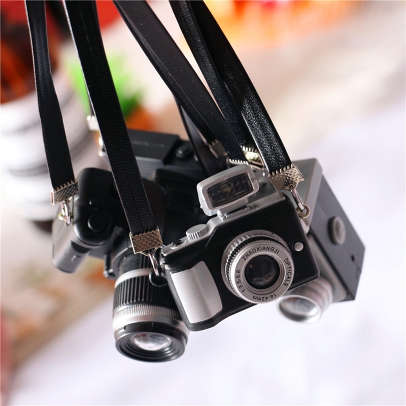 D7YD 1/12 Dollhouse Mini Camera Model Infants Photo Shooting Decorations Newborn Photography Props Retro Miniature Camera