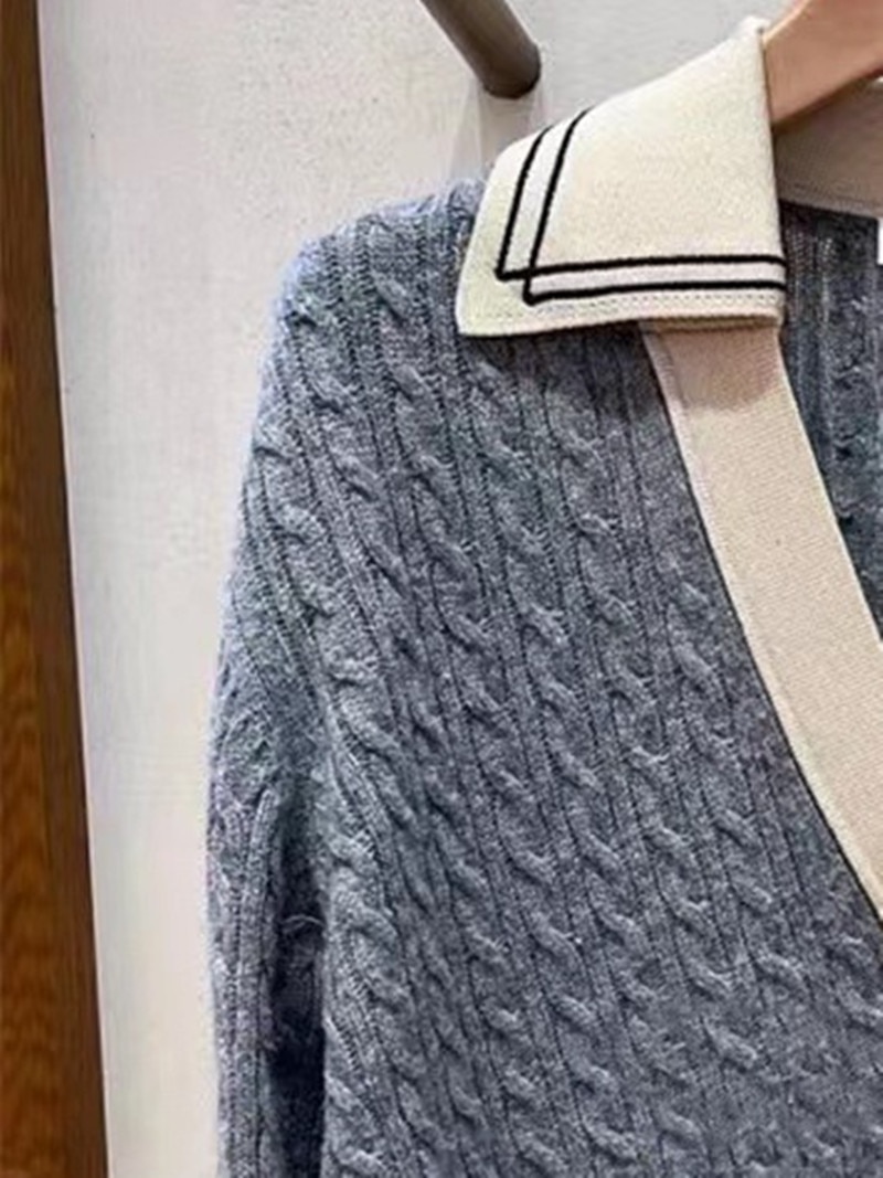 2022 New Women V-Neck Twist Sweater French Contrast Color Turn-Down Collar Lady Long Sleeve Knitted Pullover Tops for Autumn