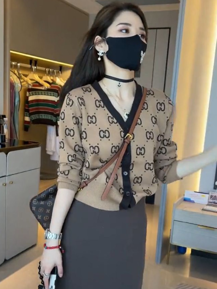 Fashion Double C Letter Jacquard V-Neck Short Wool Knitted Cardigan In Autumn And Winter Women's Loose Slim Sweater Coat Ja