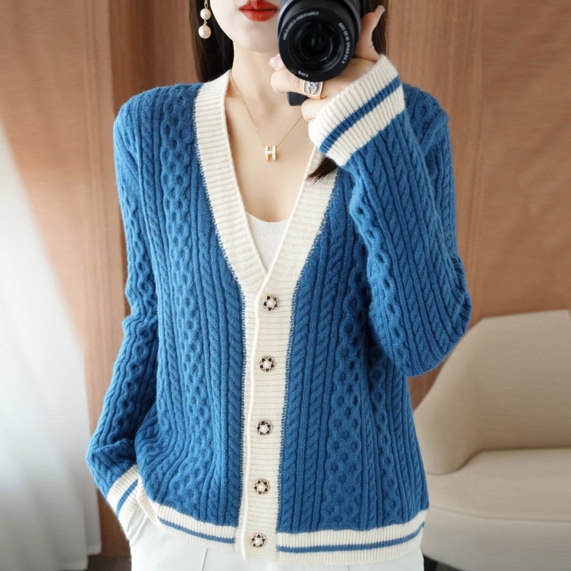 Four Seasons Moze Autumn And Winter New Fashion Knitted Ladies Cardigan V-Neck Color Matching Sweater Loose Thickened Top