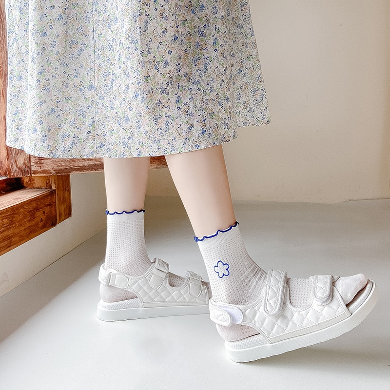 Women's stockings Summer thin breathable color edge ins Tidal pile socks Small flowers Japanese women's medium tube so