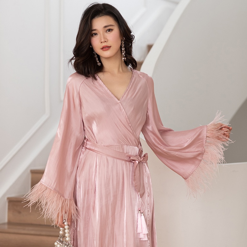 Vintage Generous Pink Feather Long Robe For Women Satin Full Sleeves Bride Long Robe Gown Dress Elegant Loose Bathrobe Holiday