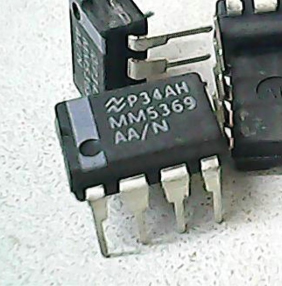 30pcs original new MM5369AA/N MM5369 high-precision 60Hz generator DIP-8
