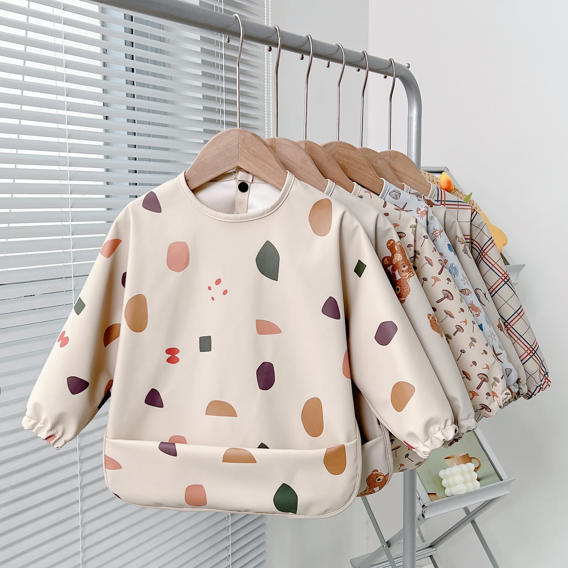 Baby Feeding Bibs With Long Sleeves Infant Boys Girls Cute Cartoon Print Bib Aprons Easy Clean Children Waterproof Art Smocks