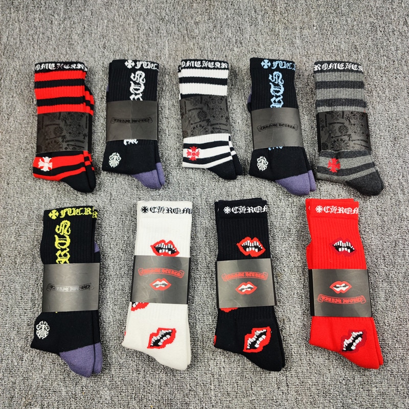 1 pair of men's and women's red stripe thickened sports socks black and white